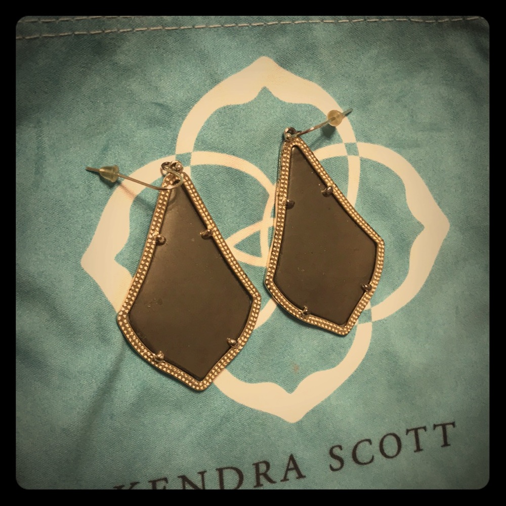 Kendra Scott Alexandra gold earrings in Pyrite
